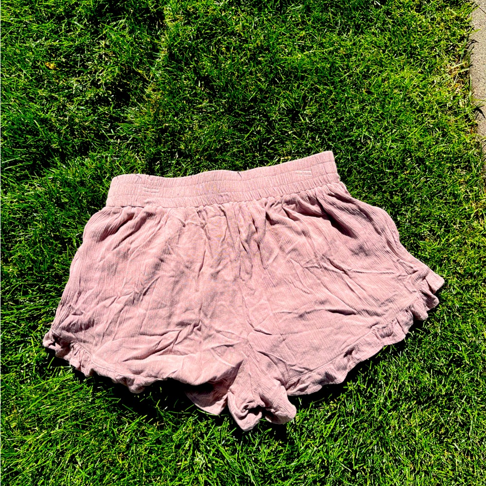 Ruffle shorts, size large